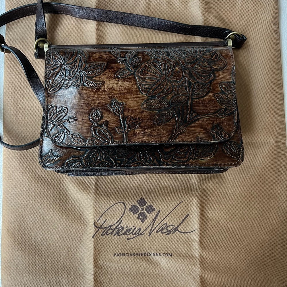 Patricia Nash Barkleaves Crossbody.